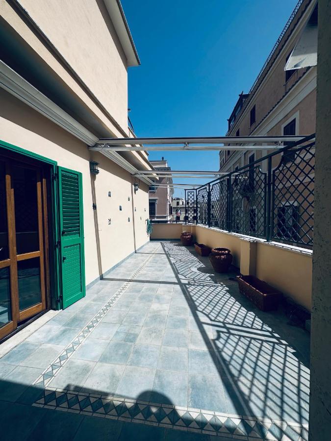 Newhouse Victoria - Sea View Apartment Nettuno Kültér fotó