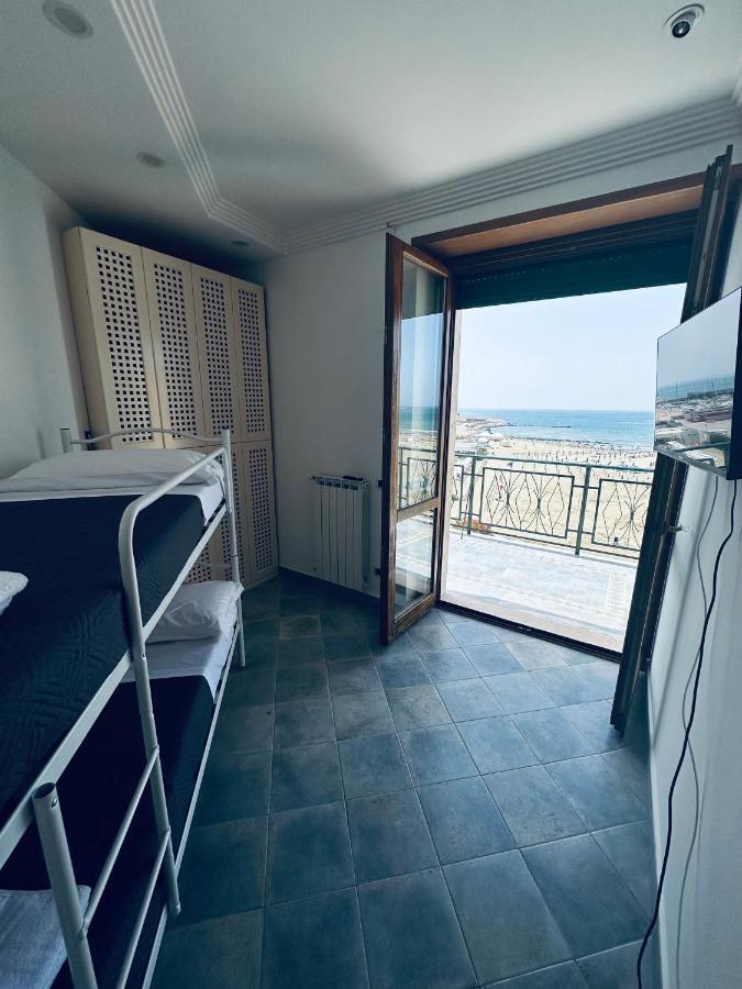 Newhouse Victoria - Sea View Apartment Nettuno Kültér fotó